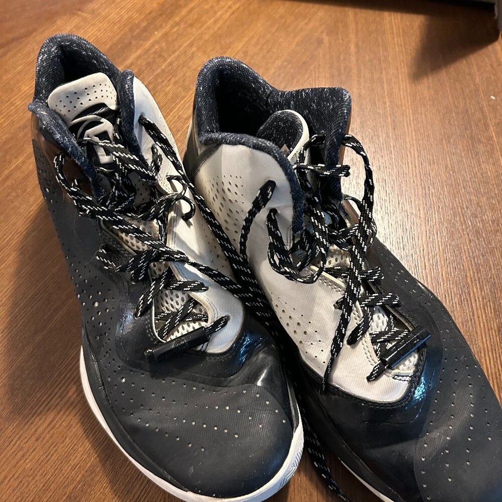 Adidas Basketball Shoes Size 10